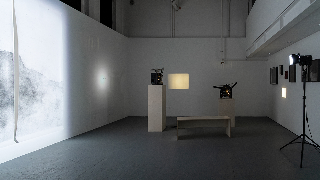 http://lizharrington.com/files/gimgs/54_1lizharringtonslade2026installview1imagereversemagic.jpg