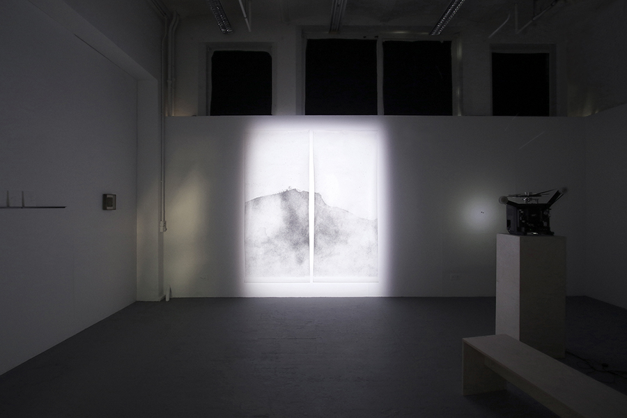 http://lizharrington.com/files/gimgs/54_2lizharringtonslade2026installview2.jpg